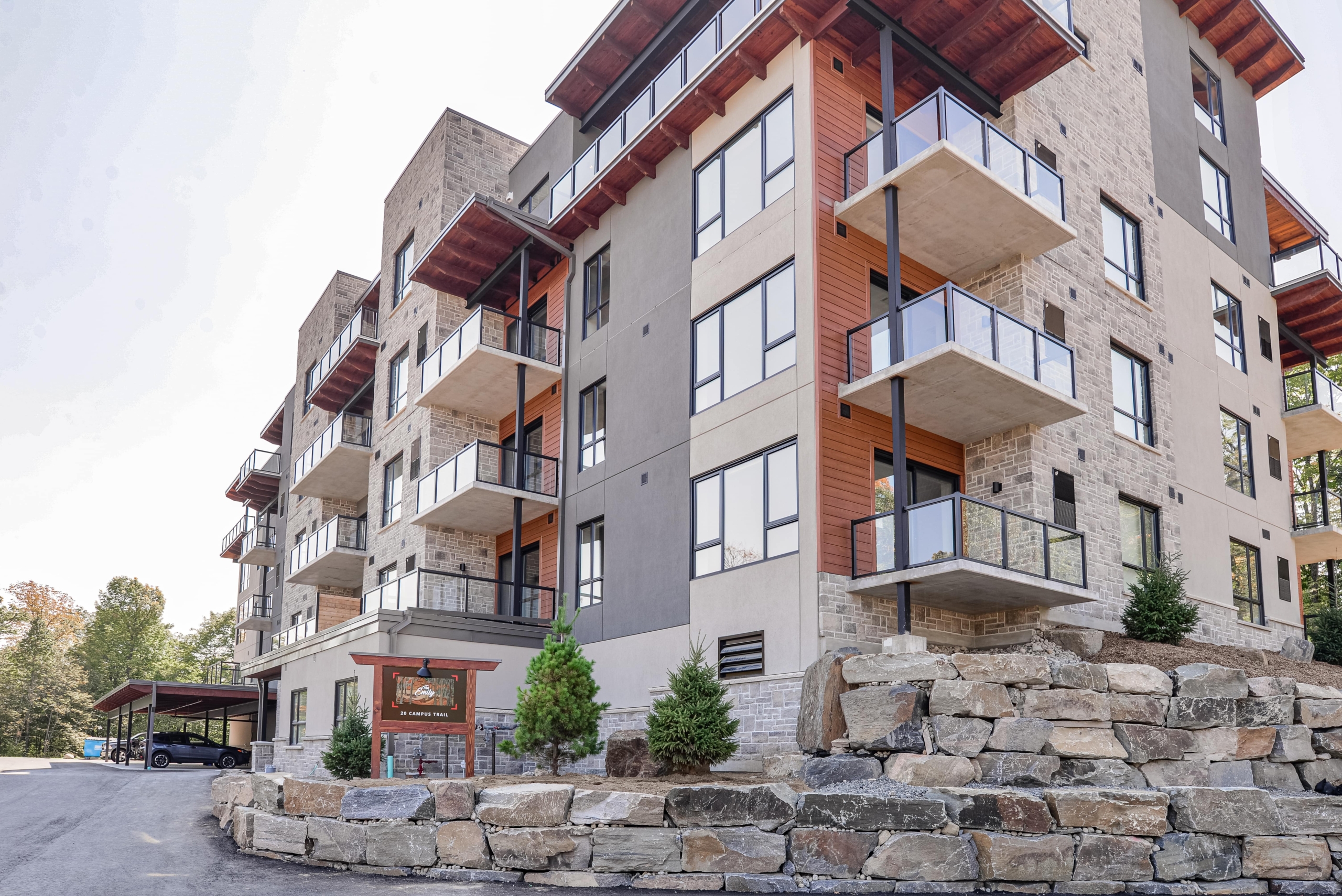 DSC_6320-2-min NEW CONDOS AT CAMPUS TRAILS