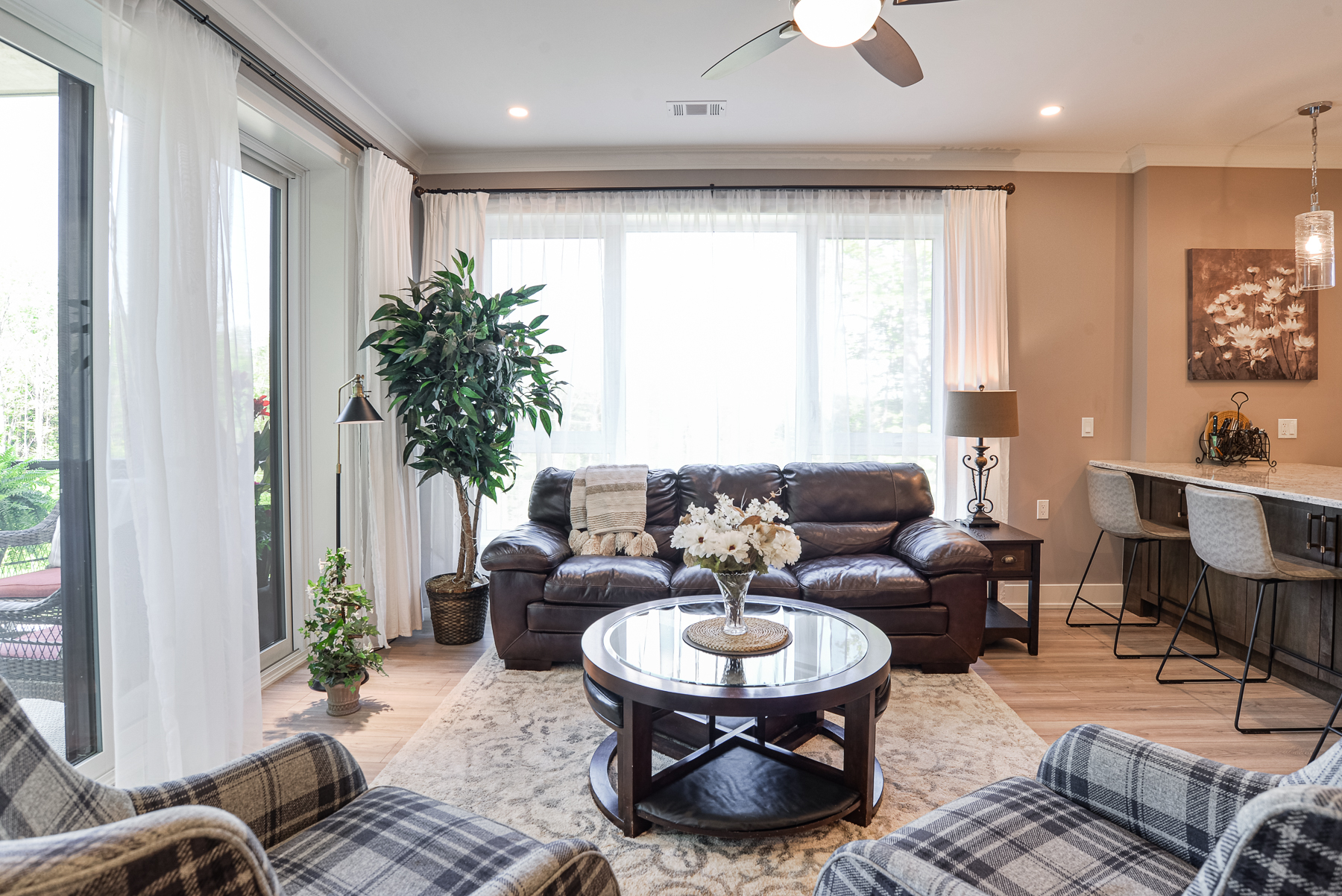 DECORATORS CONDO