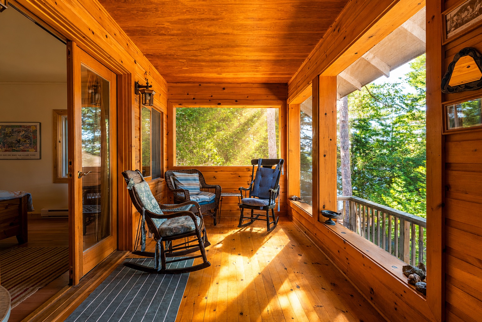 Sunroom MAGICAL LAKE MUSKOKA