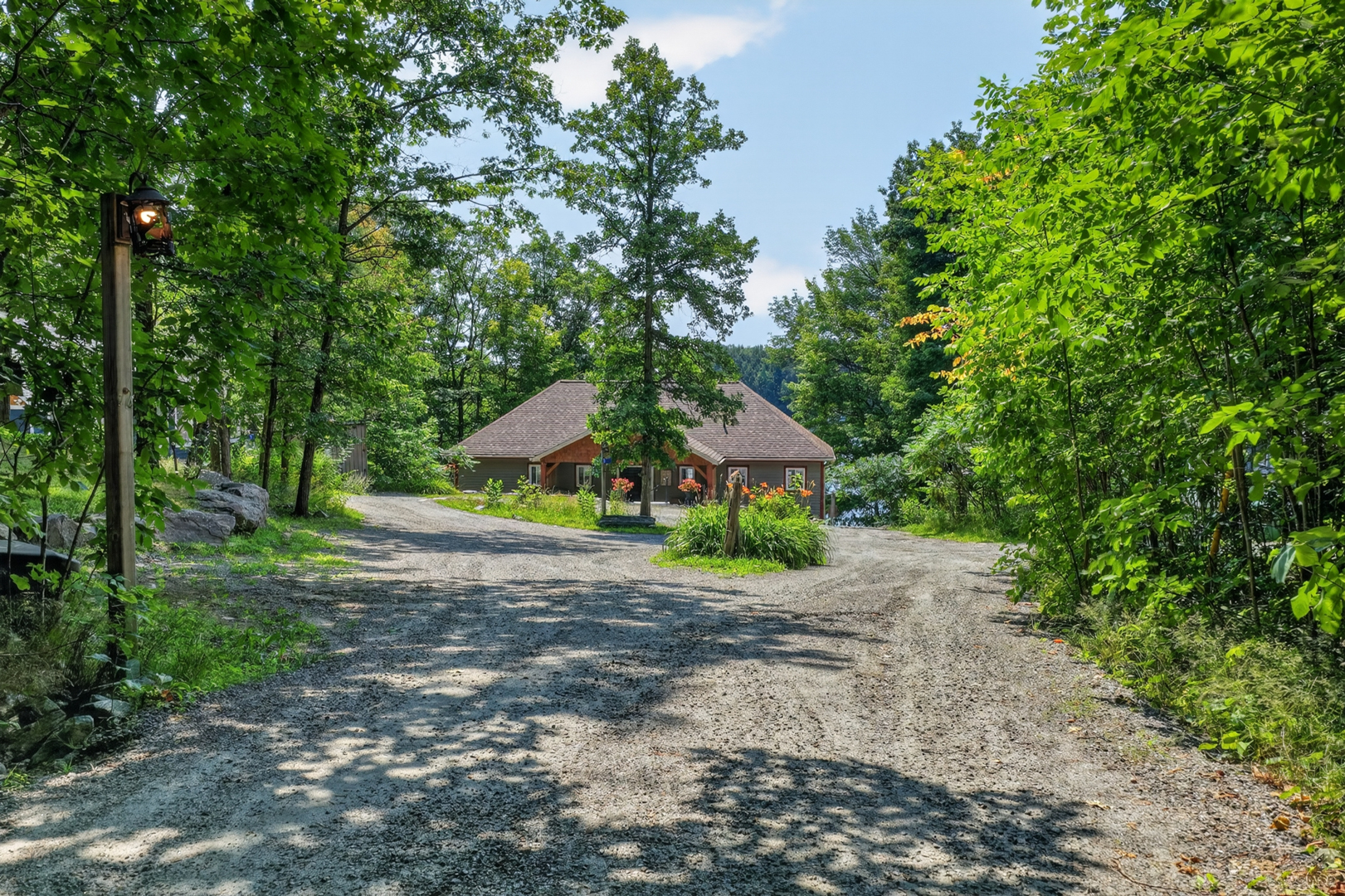 3MuskokaRd118-23 LAKE MUSKOKA PRIVACY & VIEWS