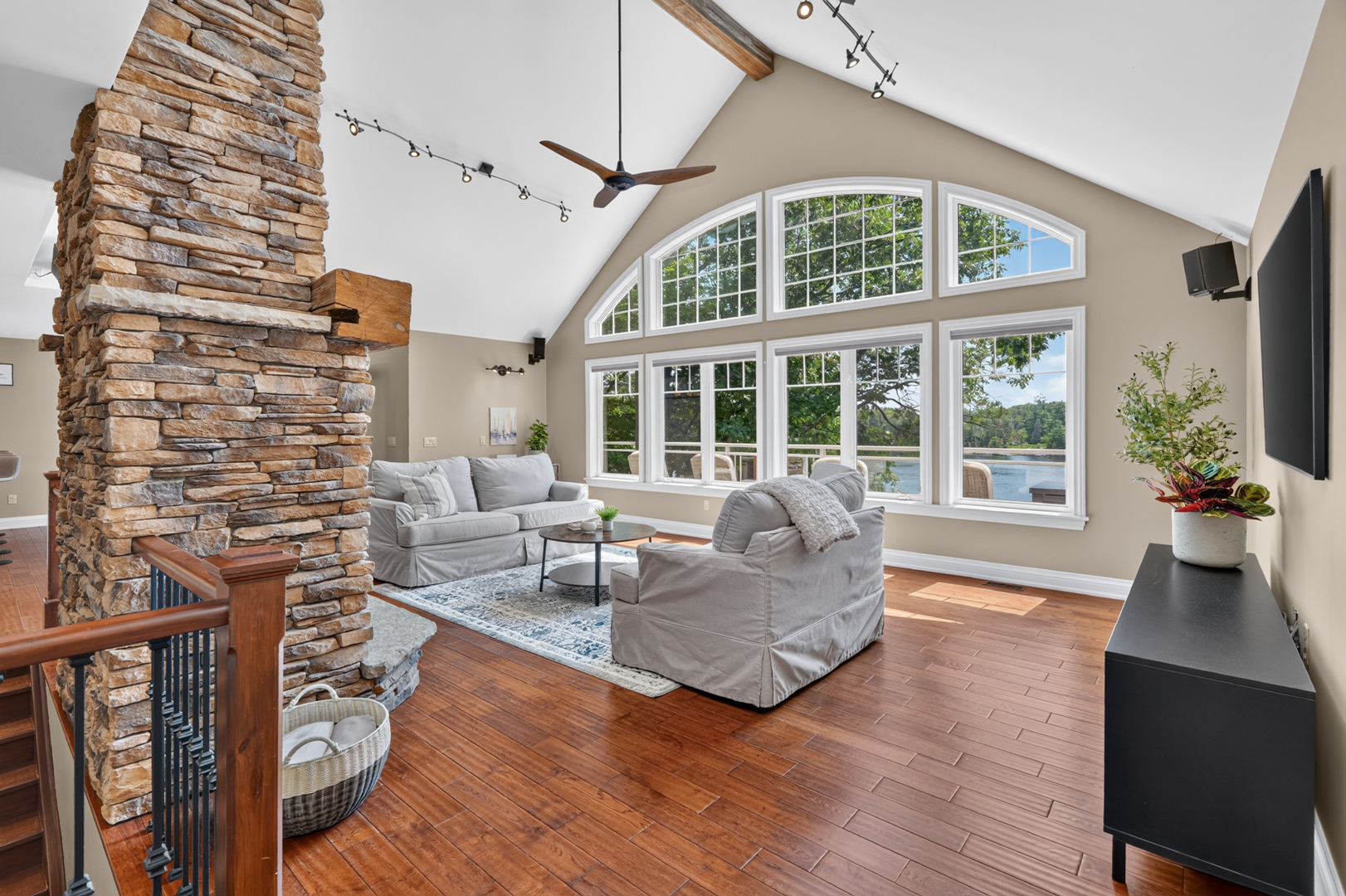 3MuskokaRd118-51 LAKE MUSKOKA PRIVACY & VIEWS