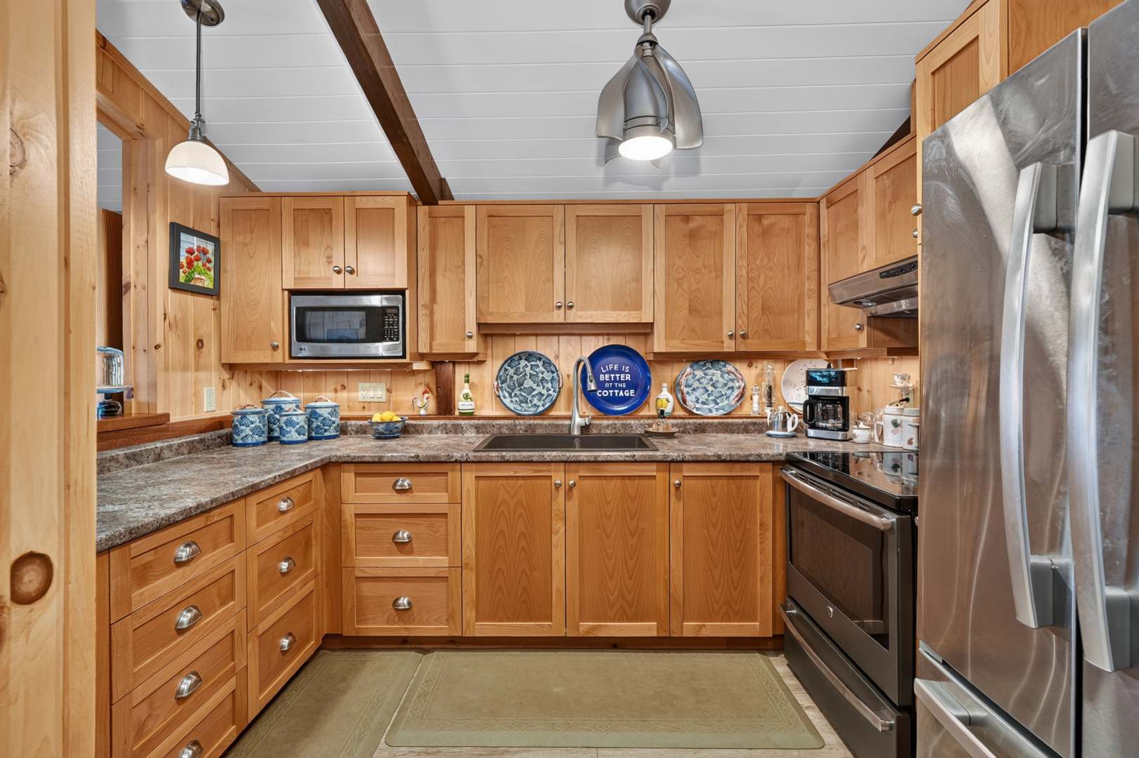 1048 Nora Ln-25 KAHSHE LAKE FAMILY COMPOUND