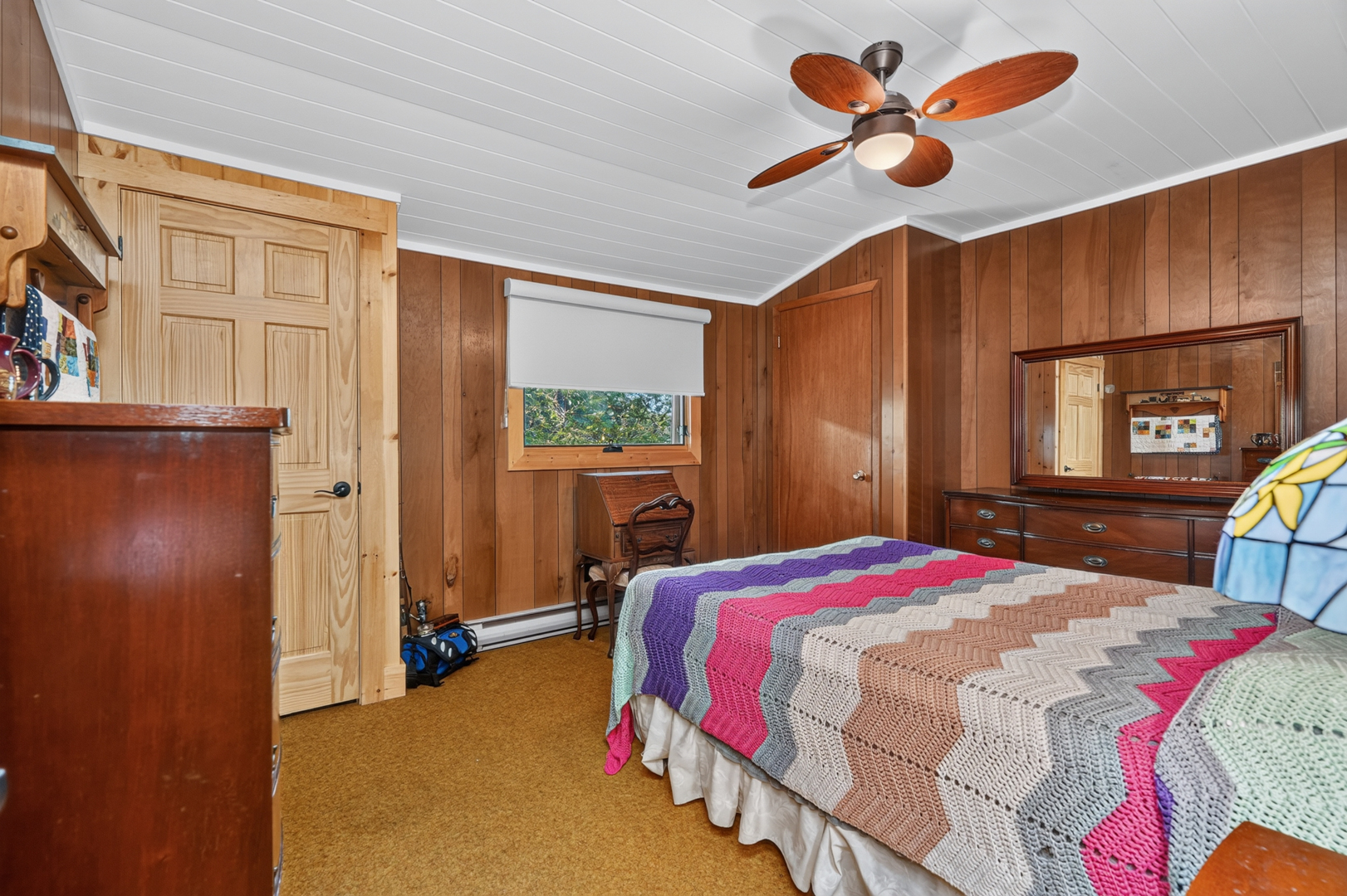 1048 Nora Ln-36 KAHSHE LAKE FAMILY COMPOUND