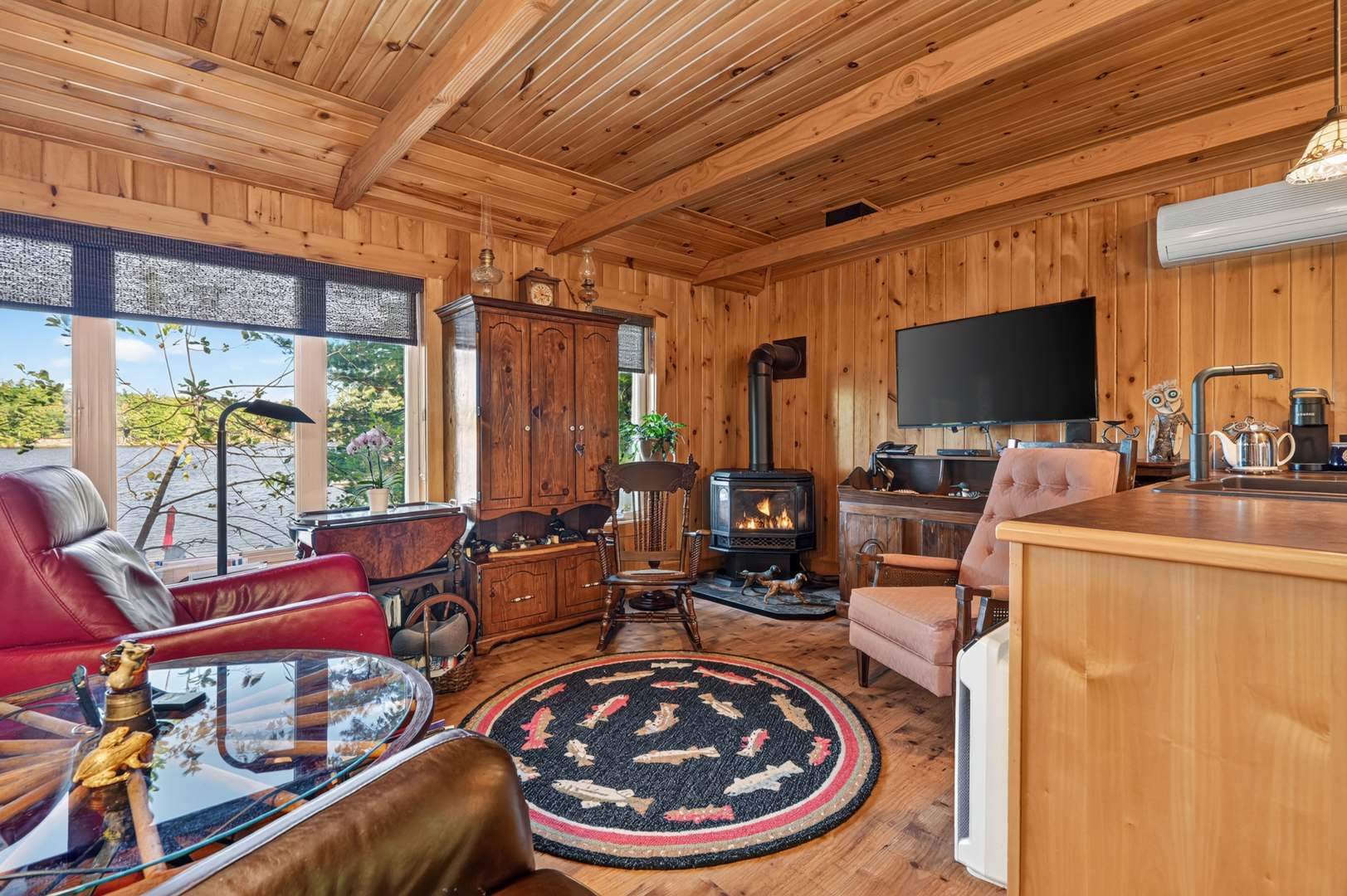 1048 Nora Ln-46 KAHSHE LAKE FAMILY COMPOUND