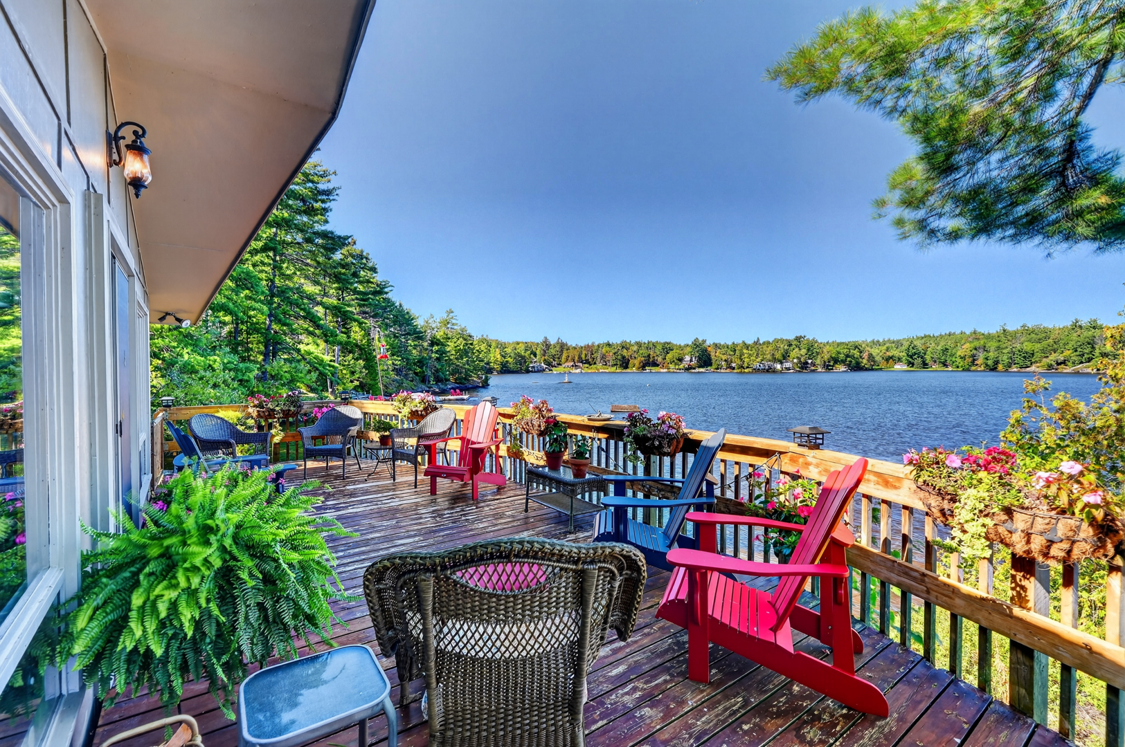 1048 Nora Ln-55 KAHSHE LAKE FAMILY COMPOUND