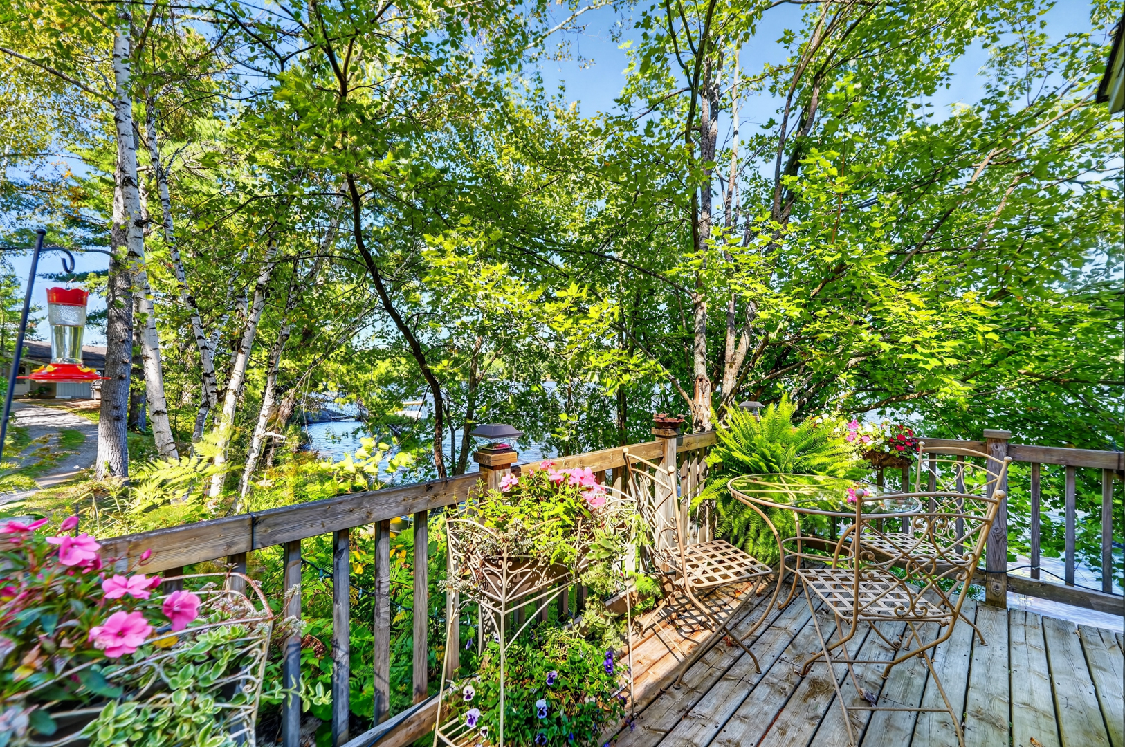 1048 Nora Ln-67 KAHSHE LAKE FAMILY COMPOUND