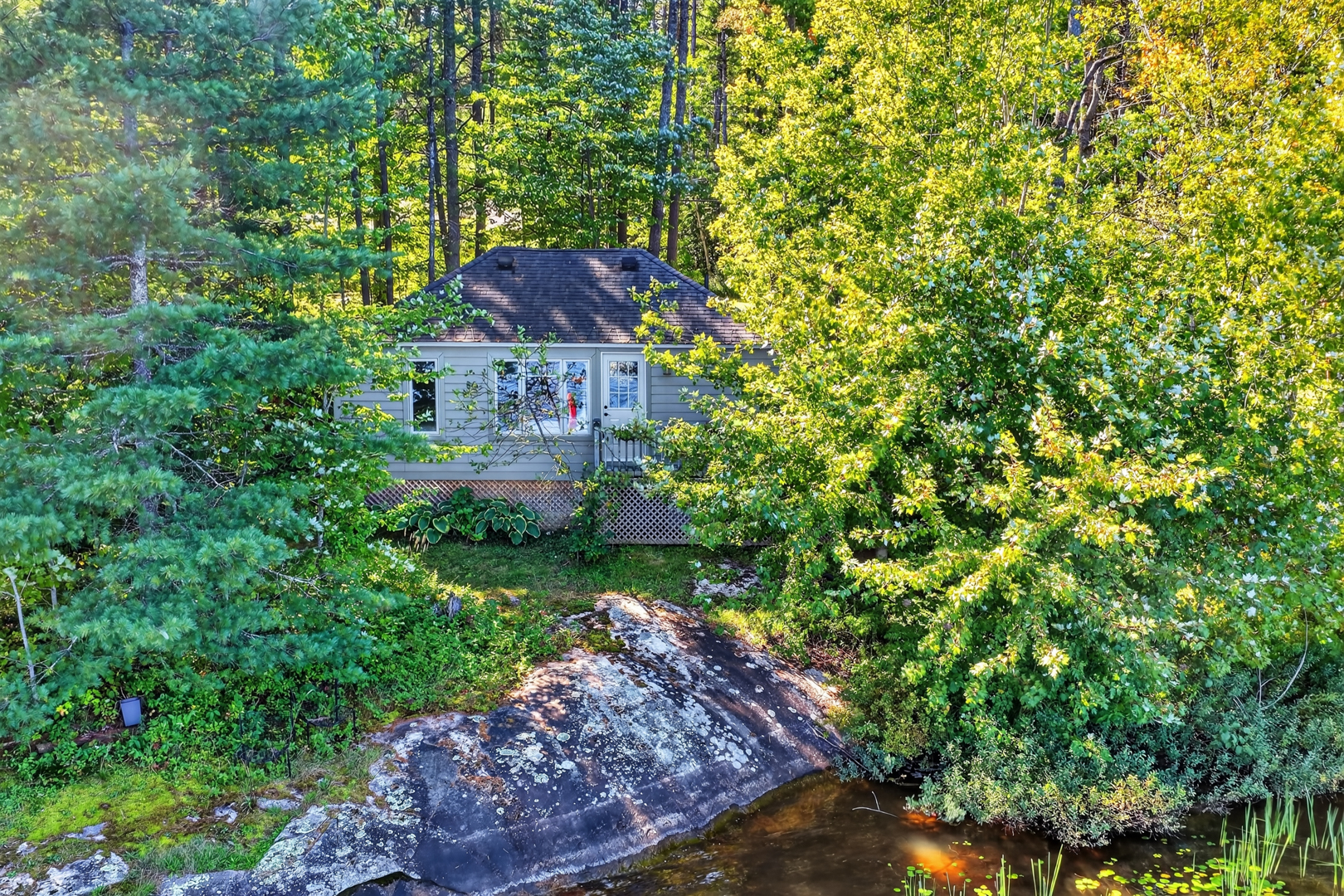 1048 Nora Ln-81 KAHSHE LAKE FAMILY COMPOUND