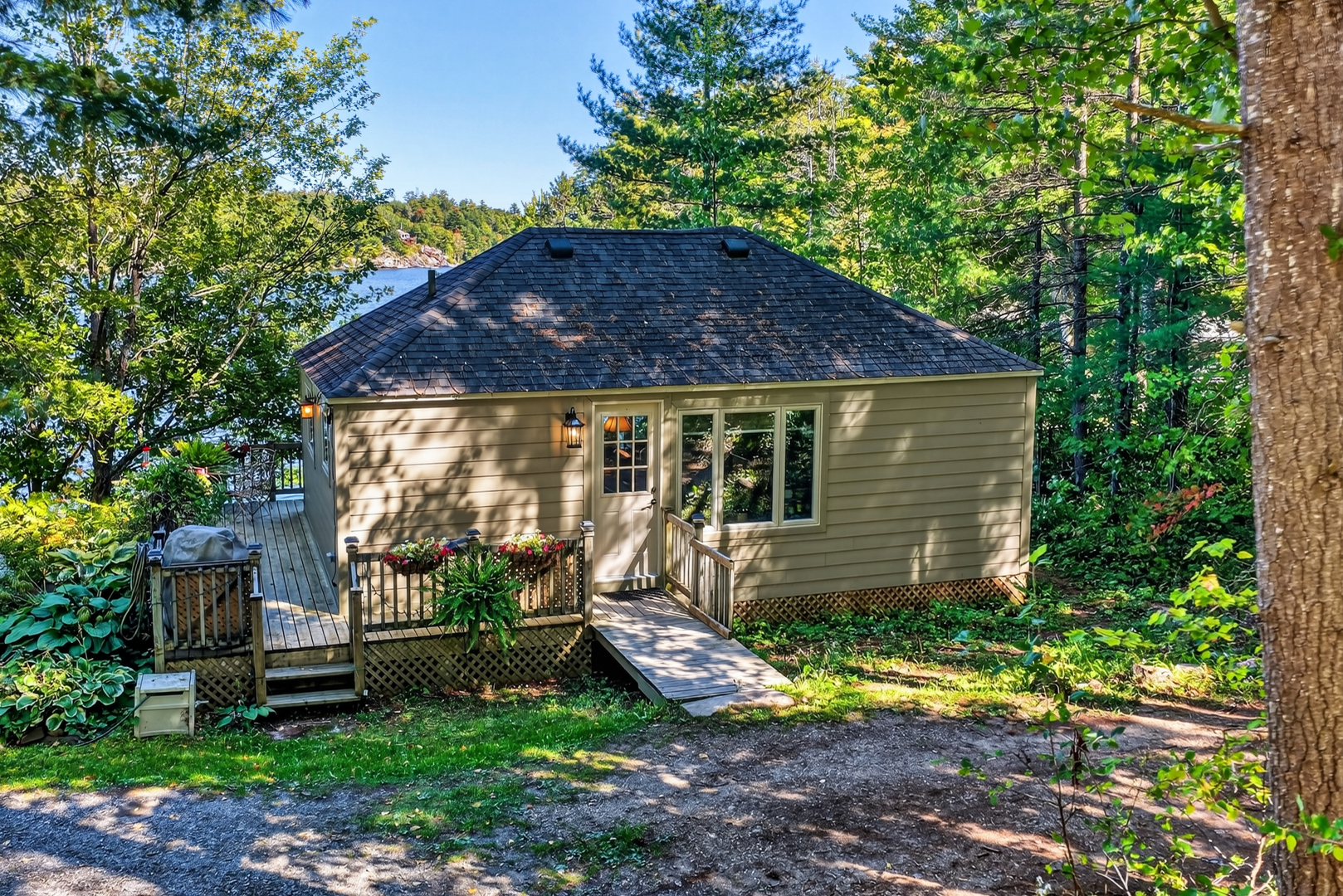 1048 Nora Ln-90 KAHSHE LAKE FAMILY COMPOUND